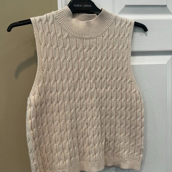 Francesca's Collections Sweaters - Francesca’s cropped sweater vest